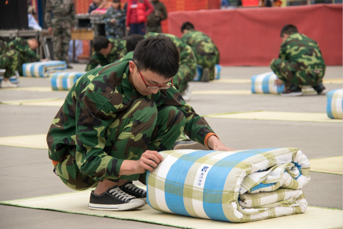 軍訓(xùn)會(huì)操表演，青春與奮進(jìn)的完美結(jié)合！