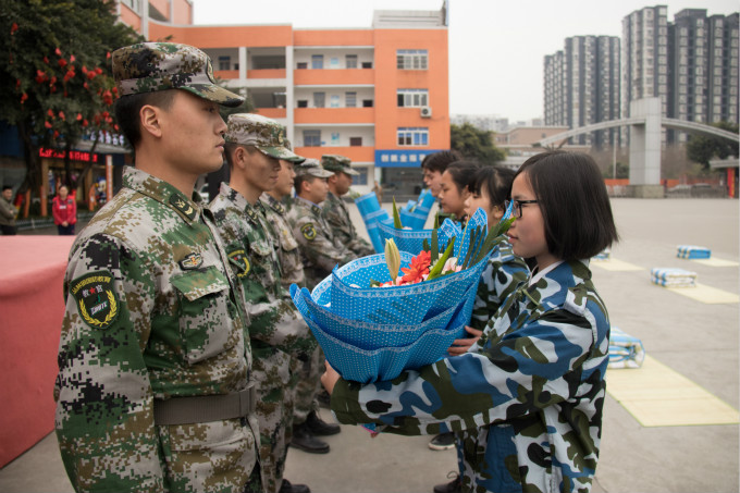 軍訓(xùn)會(huì)操表演，青春與奮進(jìn)的完美結(jié)合！